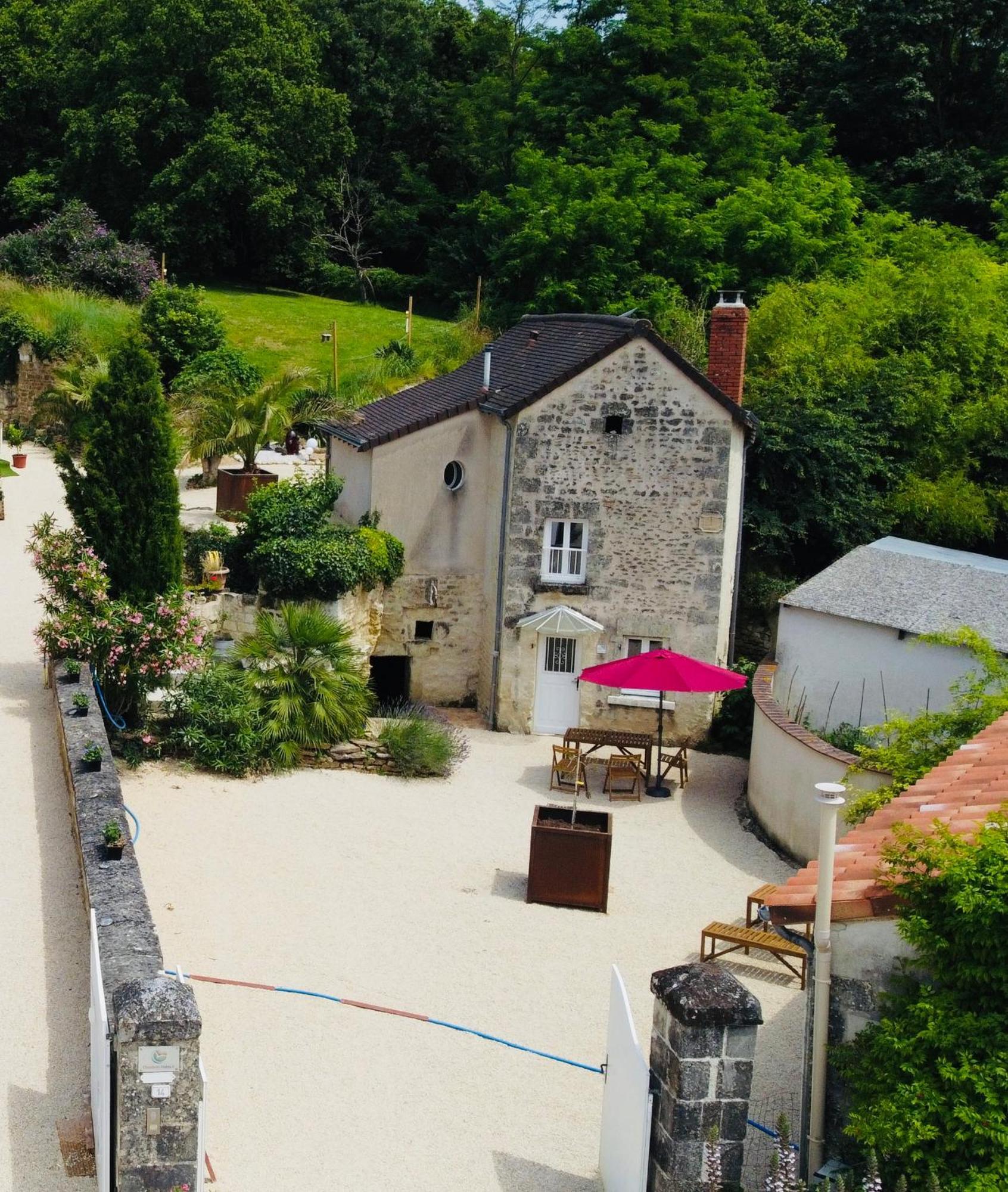 Gite - Petite Maison Proche Du Futuroscope Beaumont  ภายนอก รูปภาพ